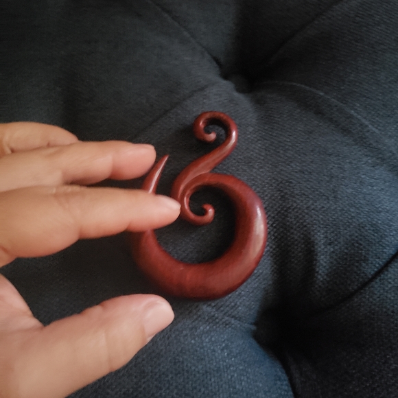 Ear Expander - Picture 3 of 8